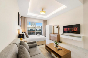Urban Studio with a Pool, Gym & Modern Comfort